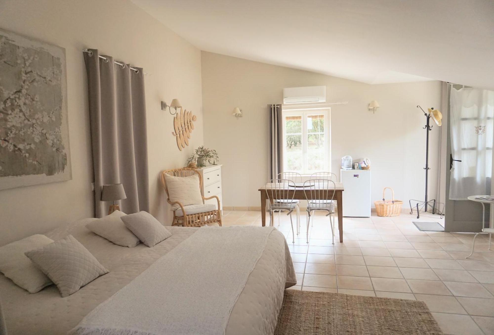 La Ferme Les Eybrachas Ξενοδοχείο Réauville Δωμάτιο φωτογραφία